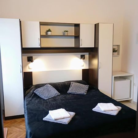 Rooms Helena Кърк Екстериор снимка