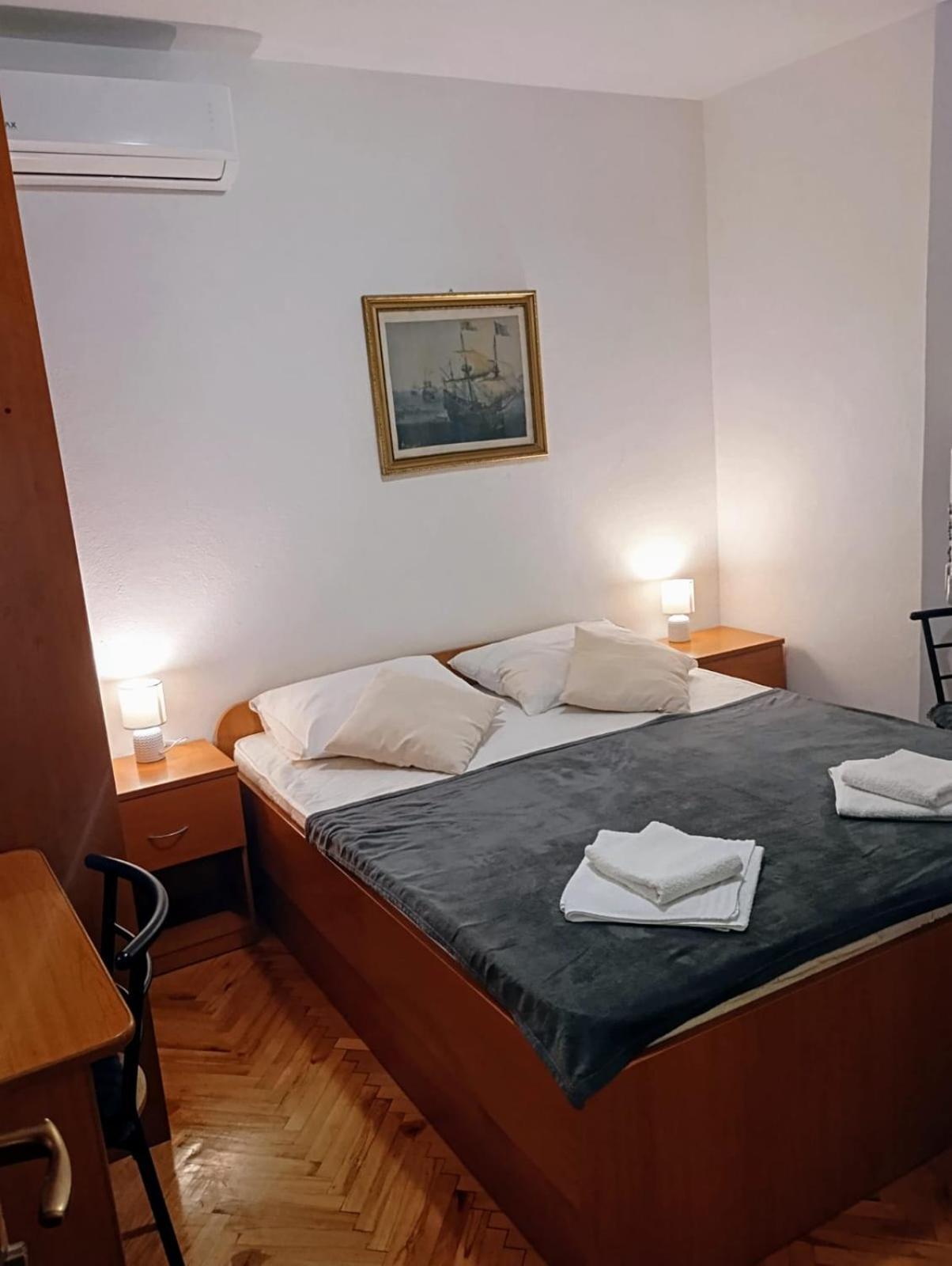 Rooms Helena Кърк Екстериор снимка