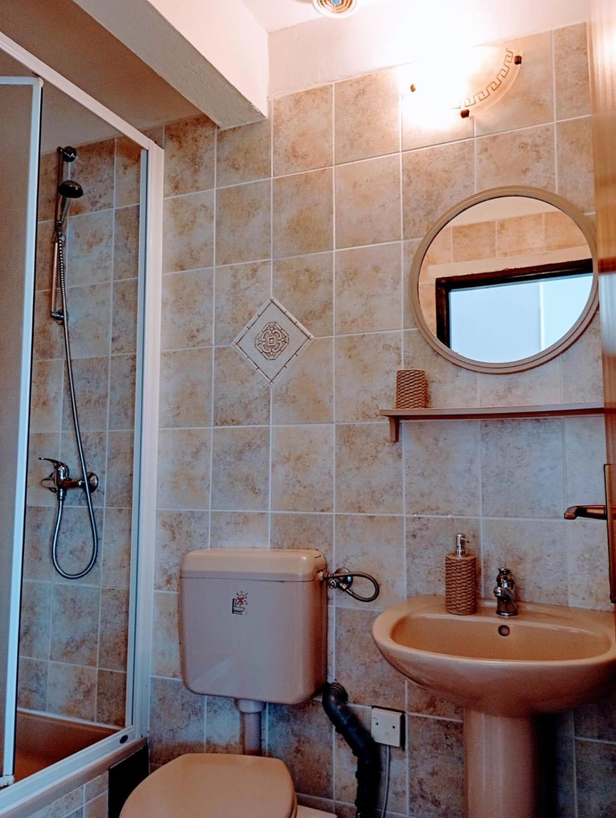 Rooms Helena Кърк Екстериор снимка