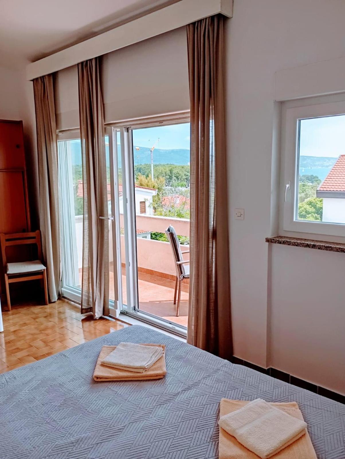 Rooms Helena Кърк Екстериор снимка