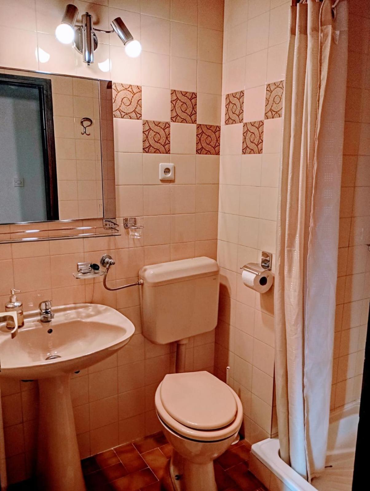 Rooms Helena Кърк Екстериор снимка