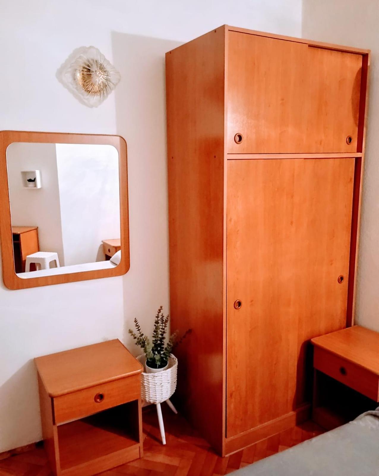 Rooms Helena Кърк Екстериор снимка