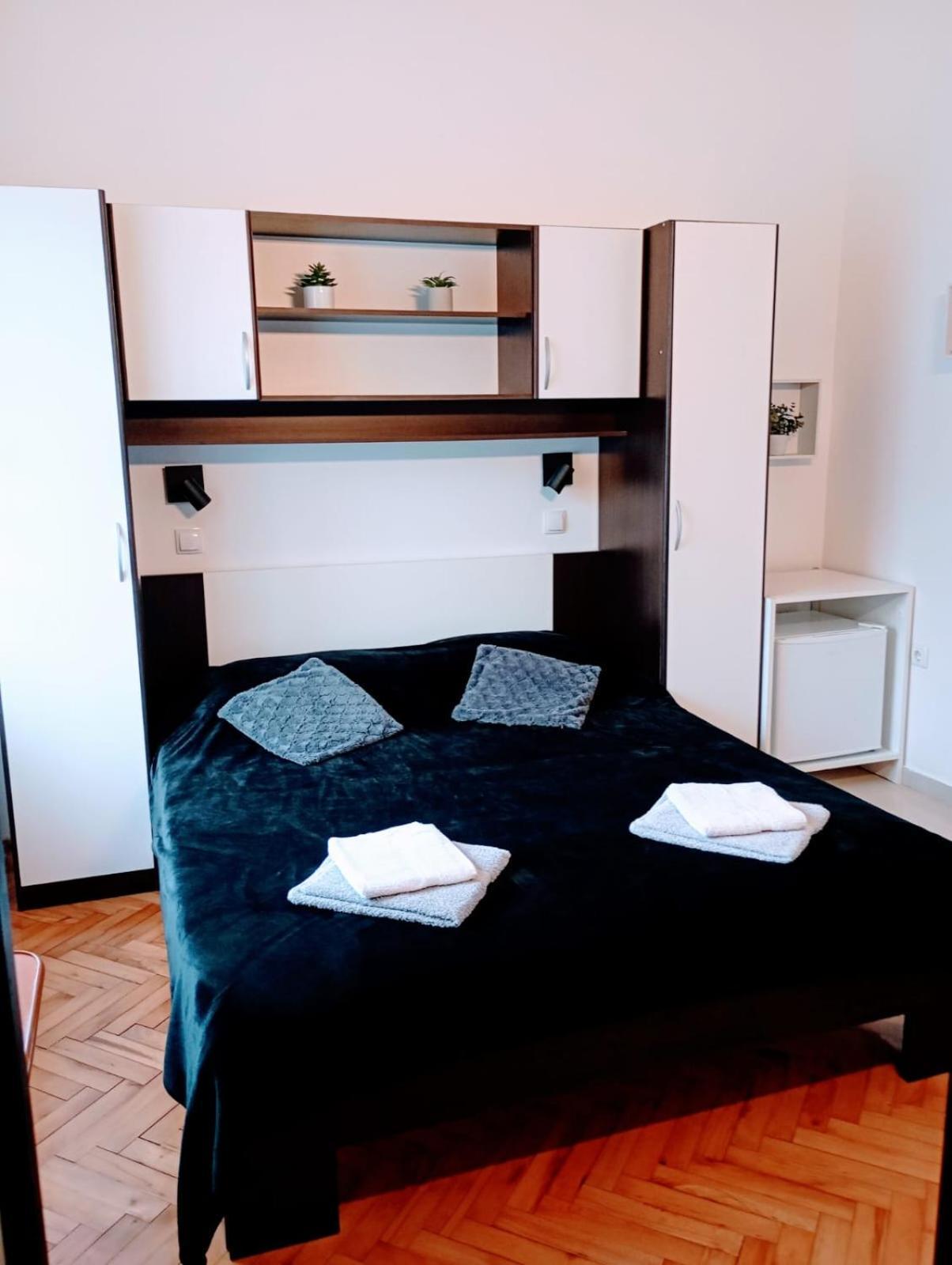 Rooms Helena Кърк Екстериор снимка