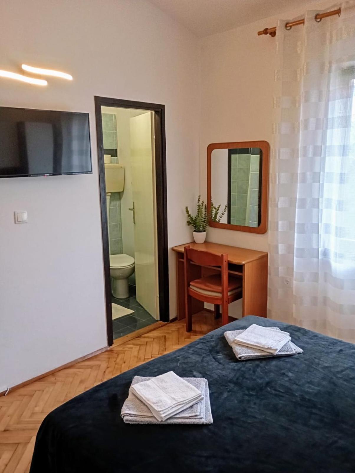 Rooms Helena Кърк Екстериор снимка